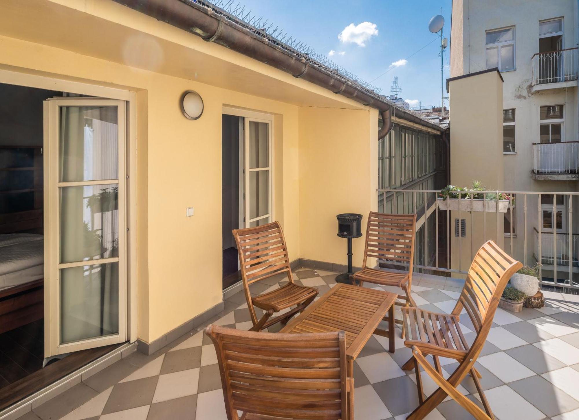 4 Elements Apartments Прага Экстерьер фото
