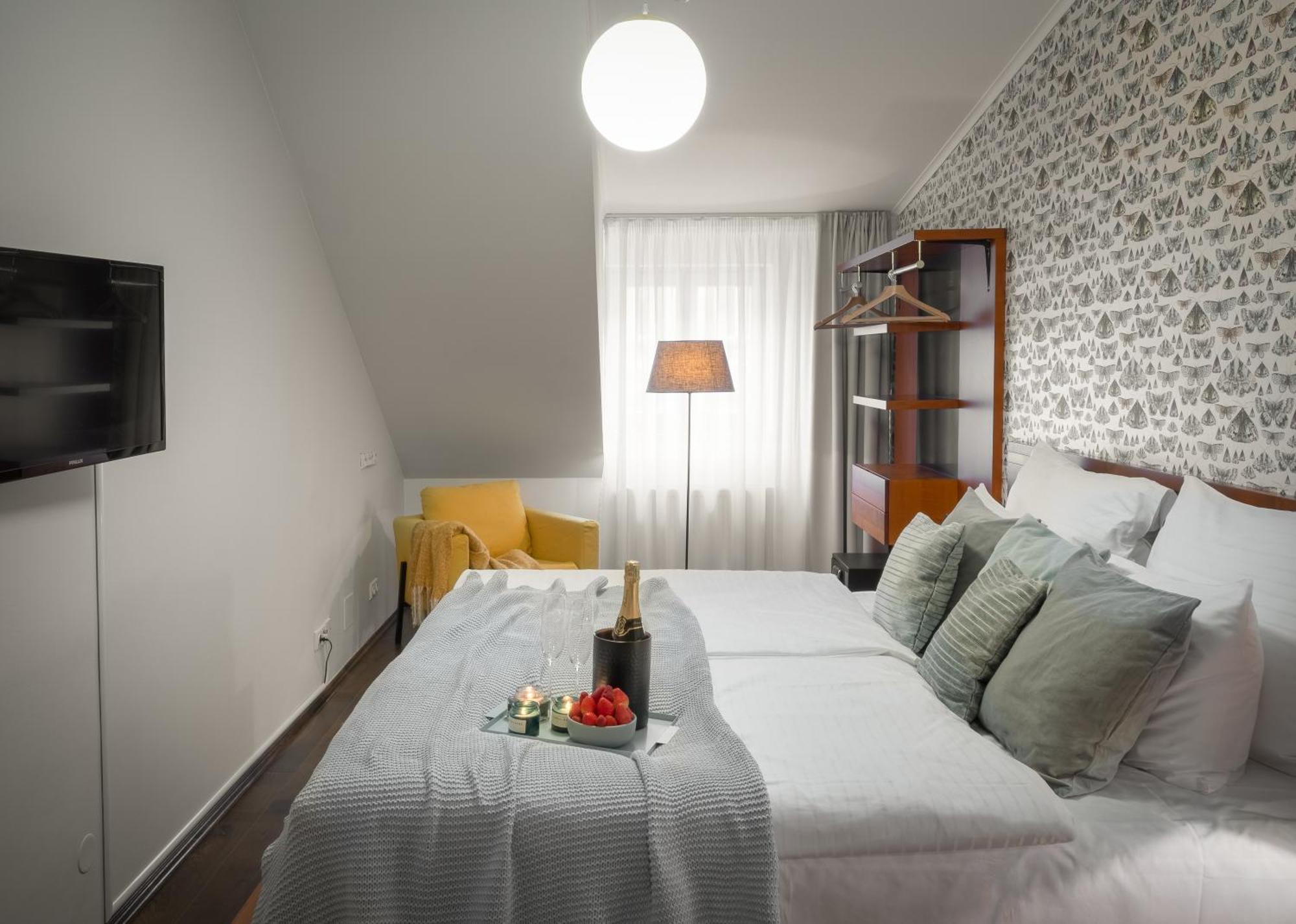 4 Elements Apartments Прага Экстерьер фото