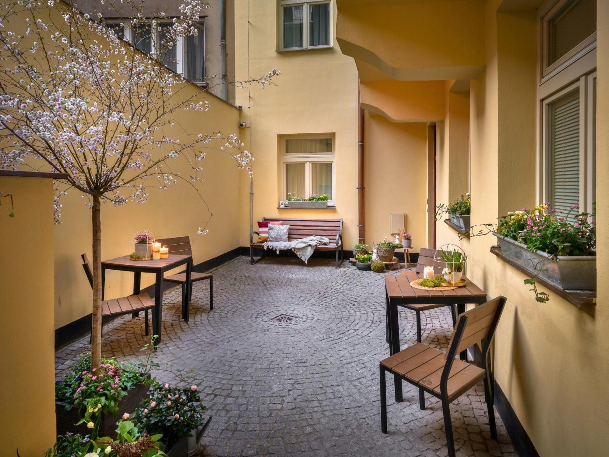 4 Elements Apartments Прага Экстерьер фото